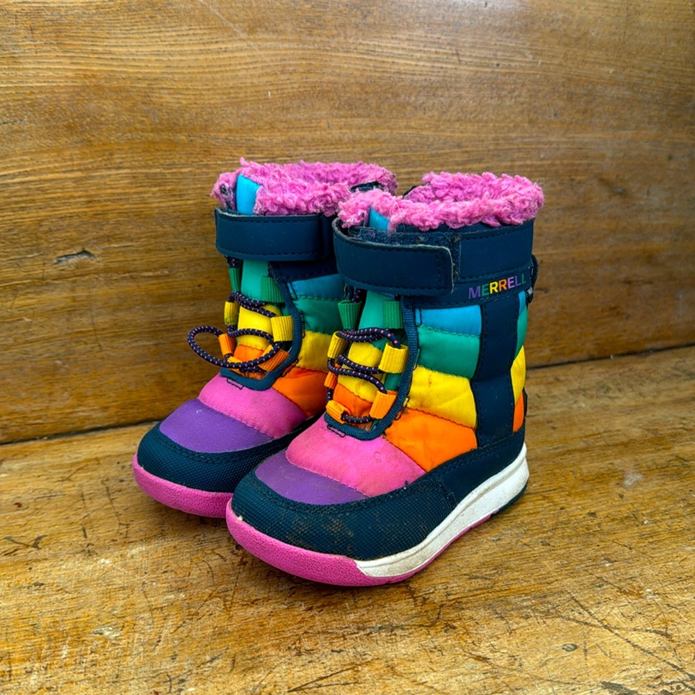 Merrell baby winter boots. Size 4.